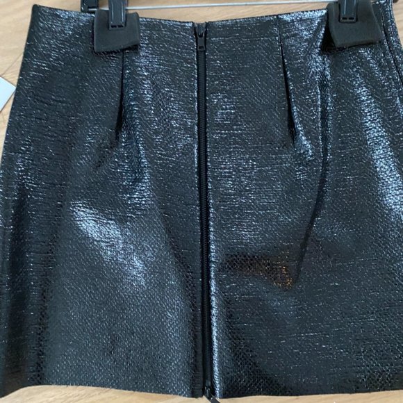 ROBERT RODRIGUEZ TEXTURED PATENT STYLE MINI SKIRT - Picture 3 of 7